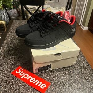 Supreme Black/Red Nike Dunk Low Mens Size 10
